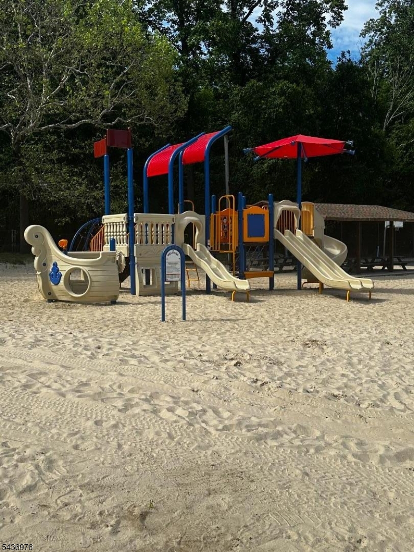 WHITE MEADOW LAKE - Residential