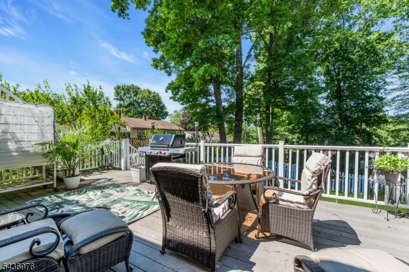 WHITE MEADOW LAKE - Residential