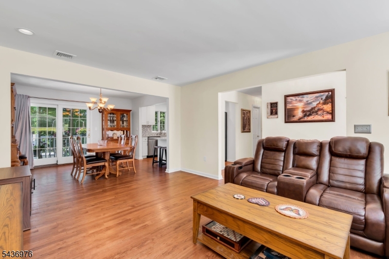 WHITE MEADOW LAKE - Residential