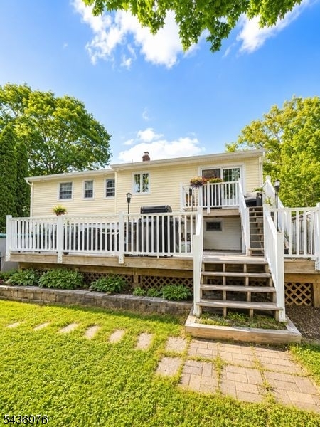 WHITE MEADOW LAKE - Residential