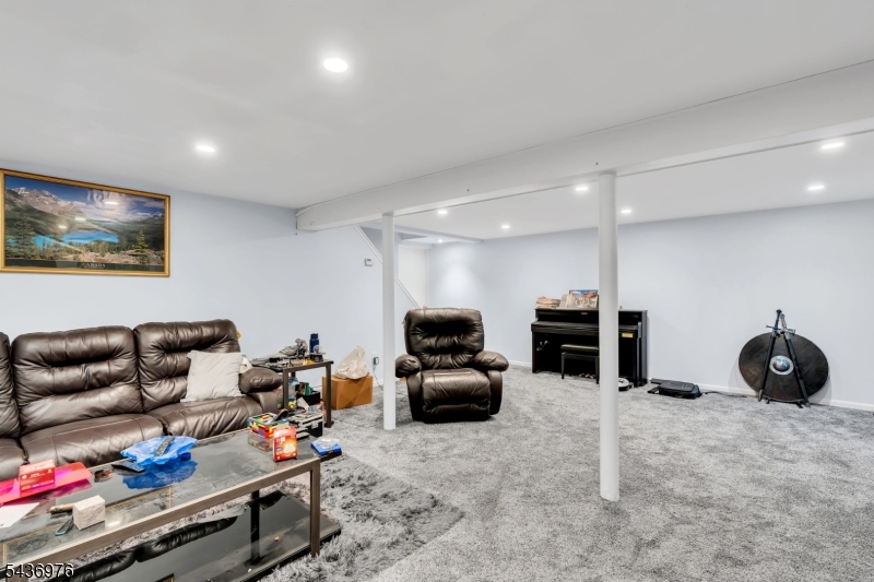 WHITE MEADOW LAKE - Residential