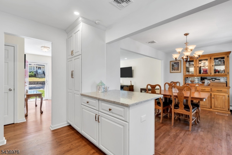 WHITE MEADOW LAKE - Residential