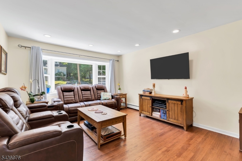 WHITE MEADOW LAKE - Residential