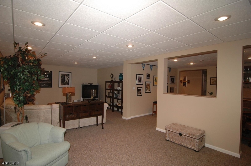POETS PEAK - Residential