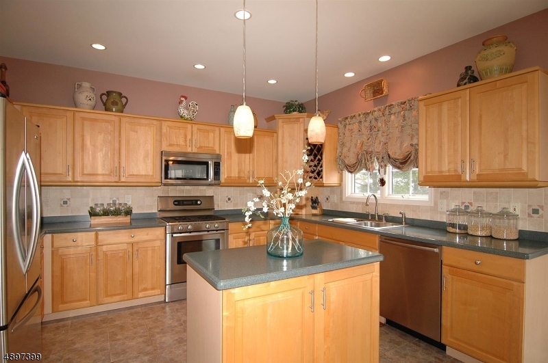 POETS PEAK - Residential