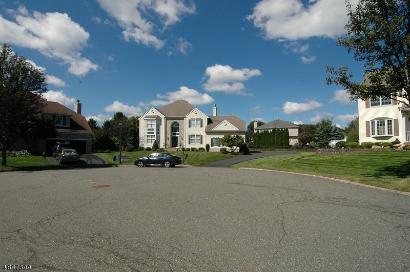 POETS PEAK - Residential