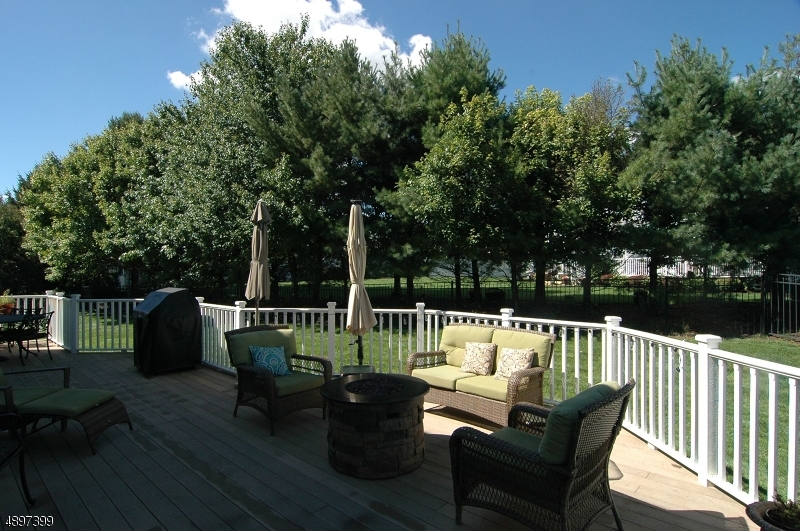 POETS PEAK - Residential