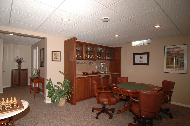 POETS PEAK - Residential