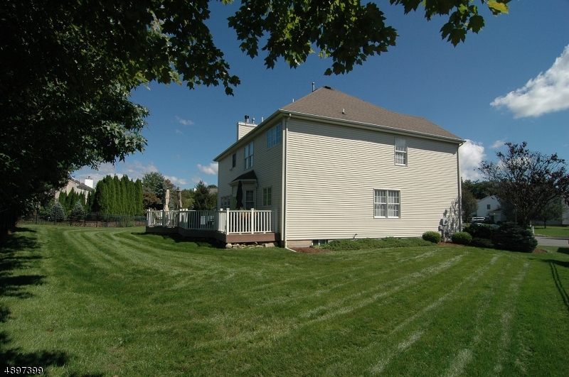 POETS PEAK - Residential