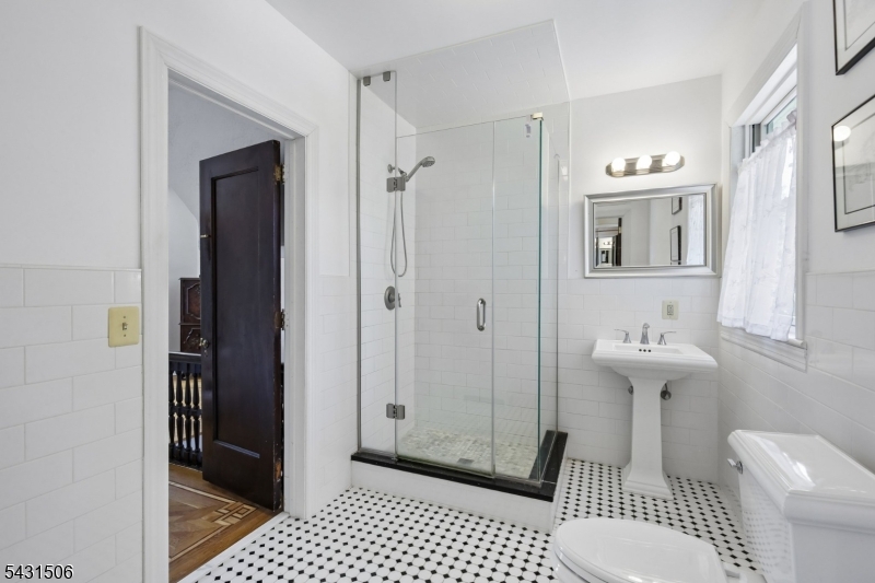 TUXEDO PARK - Residential