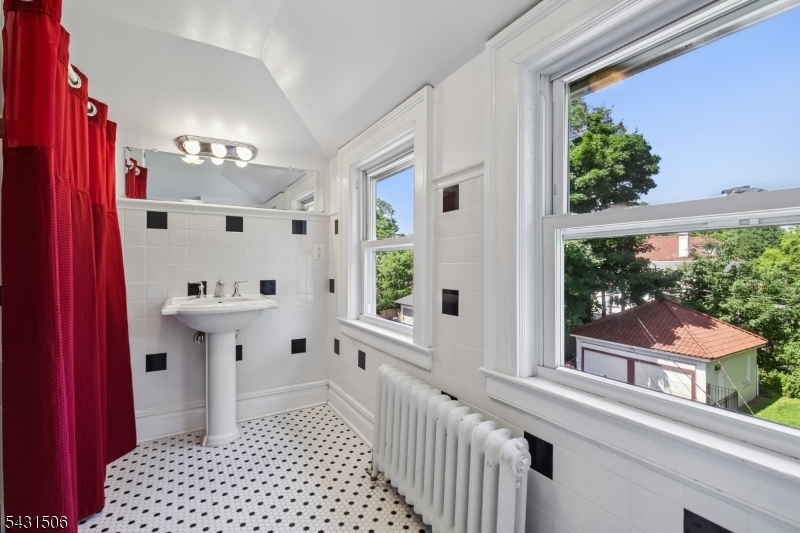 TUXEDO PARK - Residential