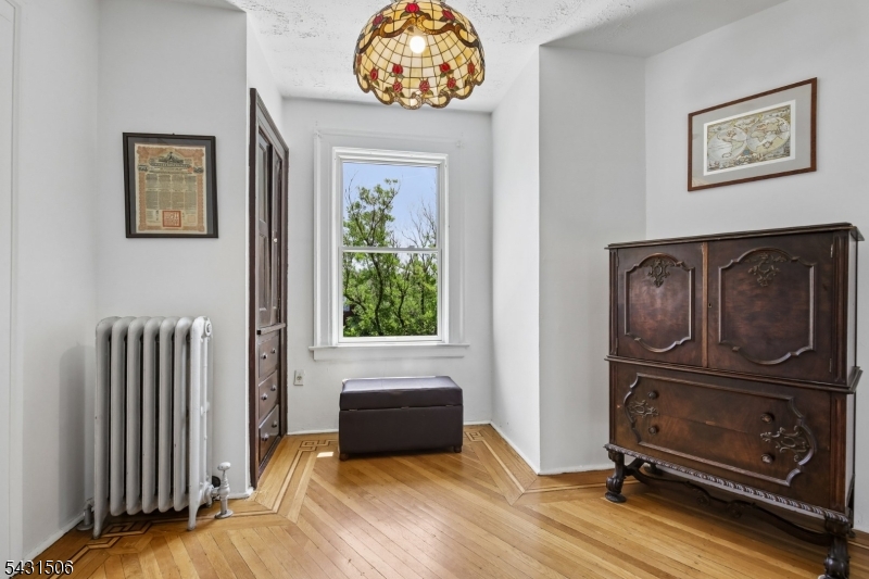 TUXEDO PARK - Residential