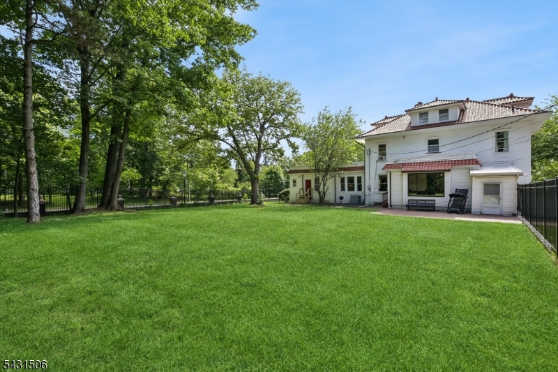 TUXEDO PARK - Residential