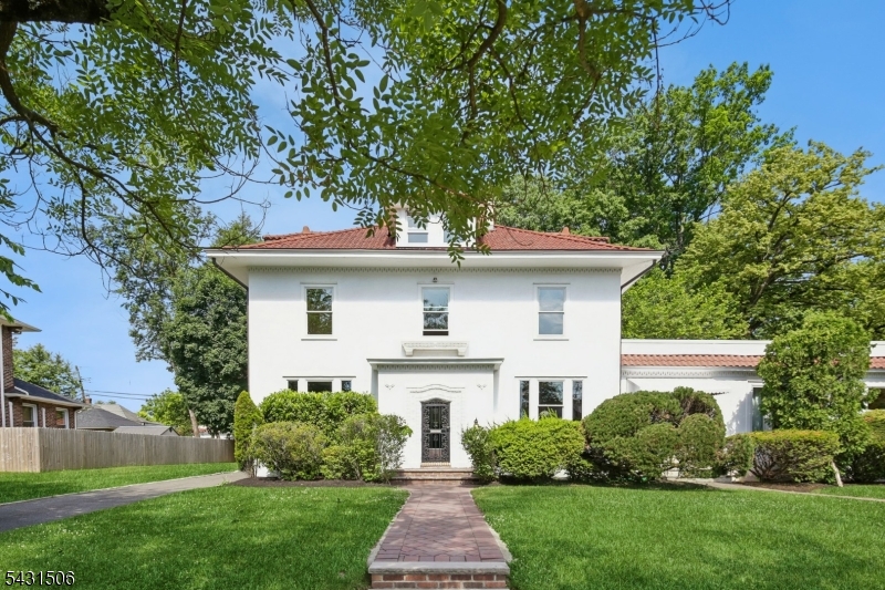 TUXEDO PARK - Residential