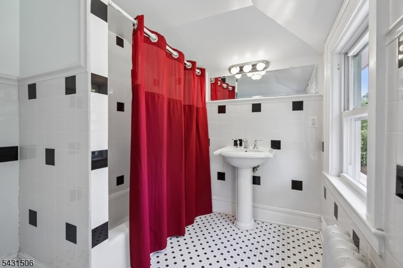 TUXEDO PARK - Residential