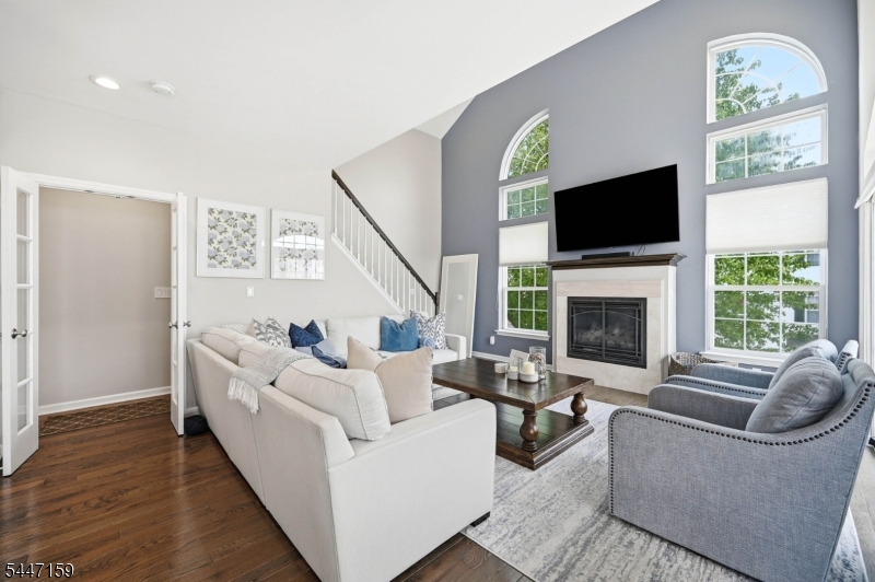 Rose Arbor - Residential