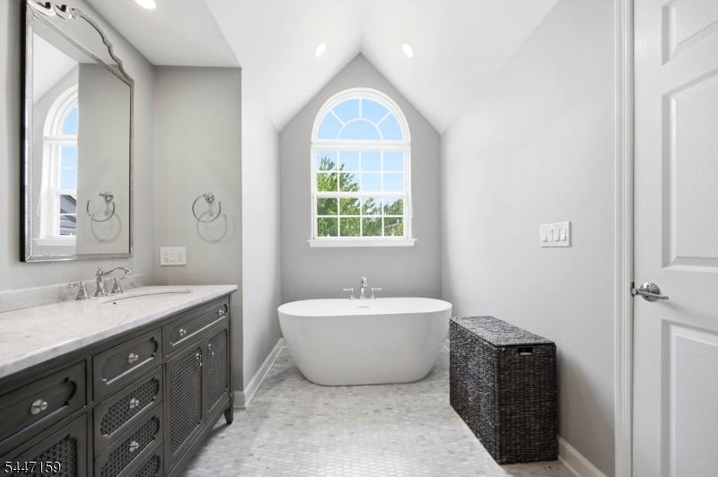 Rose Arbor - Residential