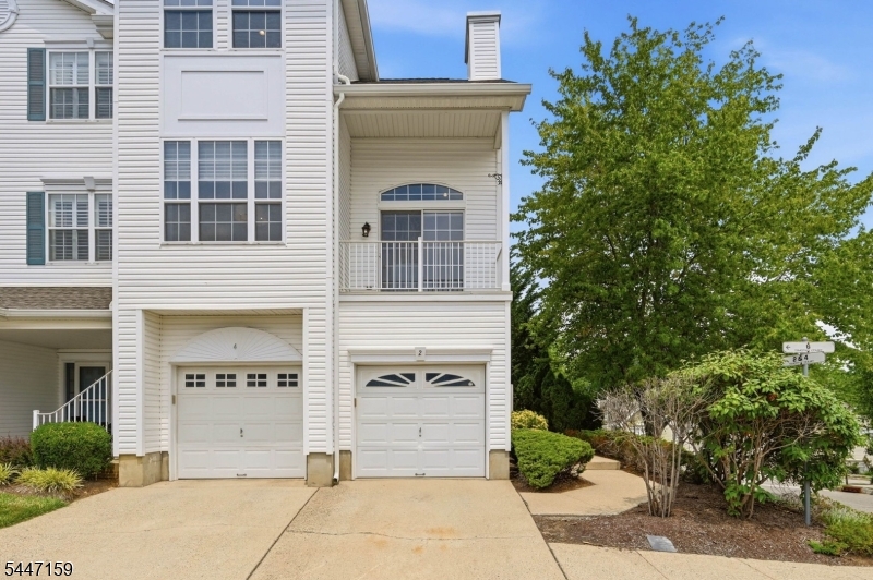 Rose Arbor - Residential