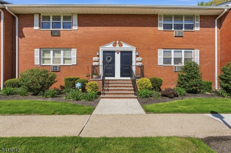Carriage House - Residential