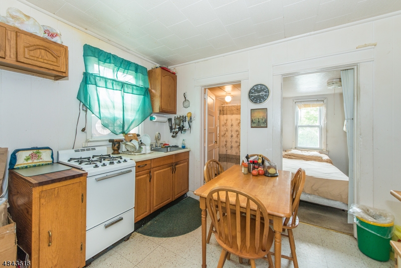 94, 96, 98 Broughton Ave - Residential Income