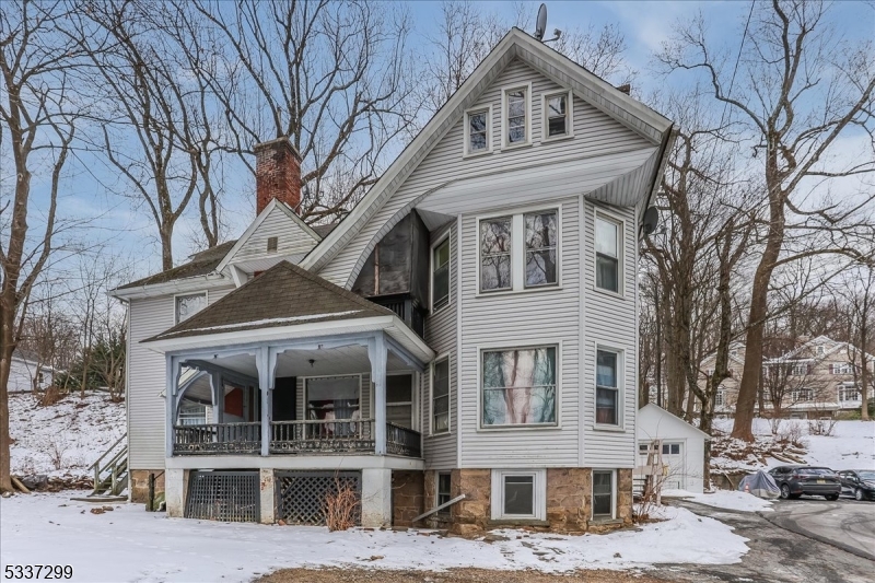 Great potential to renovate these rental units in the downtown area of Morristown.