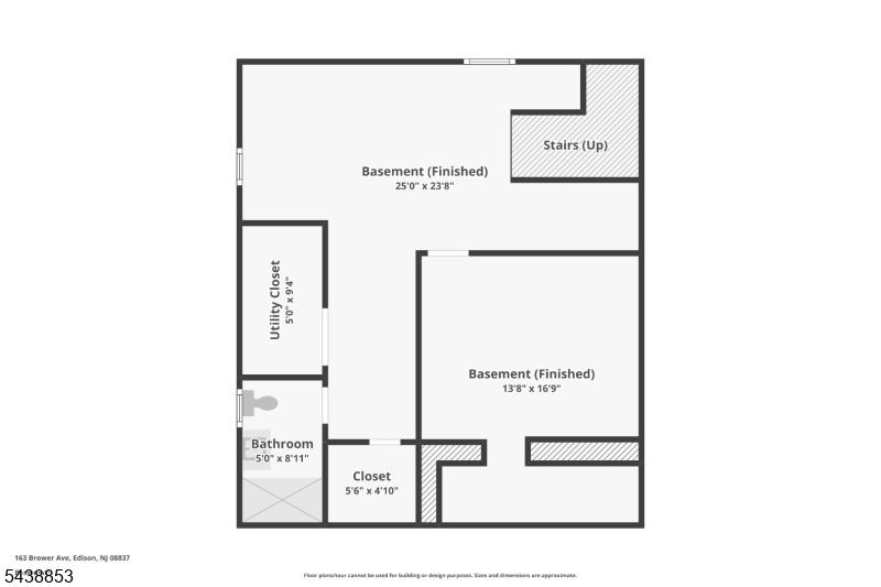 Main image without alt text