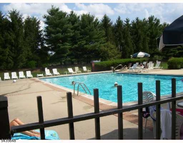 Governors Pointe - Residential
