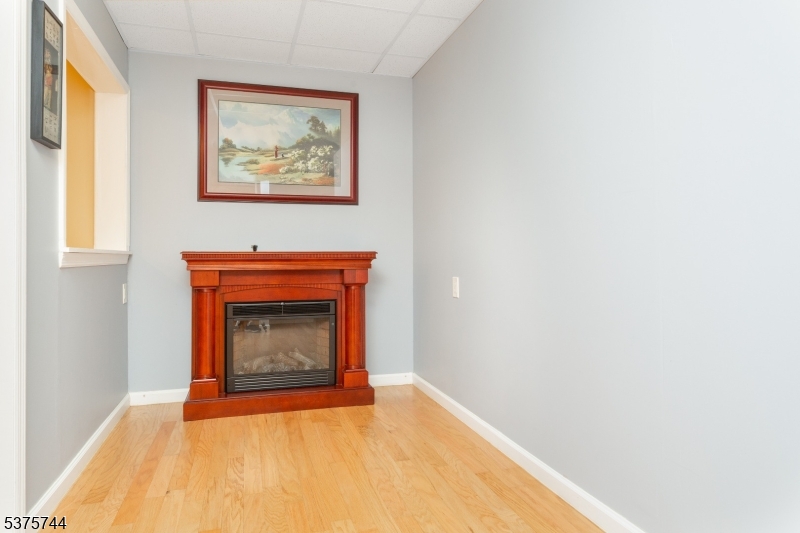 Mazdabrook - Residential Lease