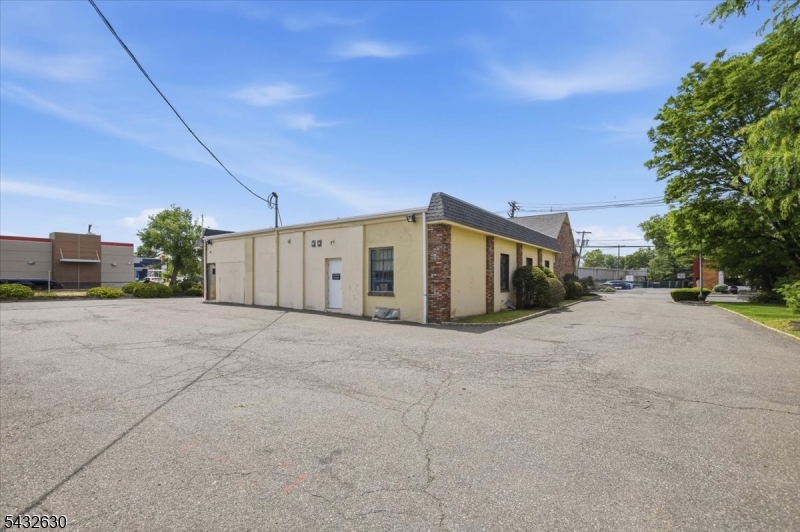 DOWNTOWN CLARK/RARITAN CORR - Commercial Sale