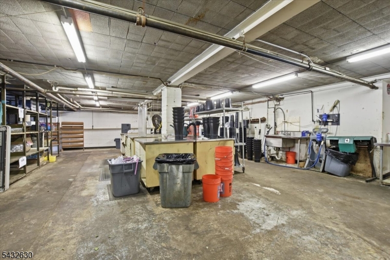 DOWNTOWN CLARK/RARITAN CORR - Commercial Sale