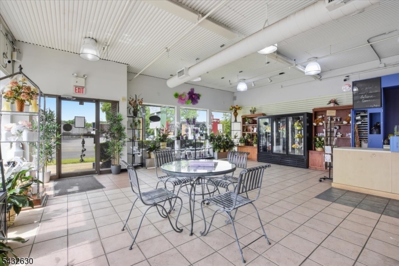 DOWNTOWN CLARK/RARITAN CORR - Commercial Sale