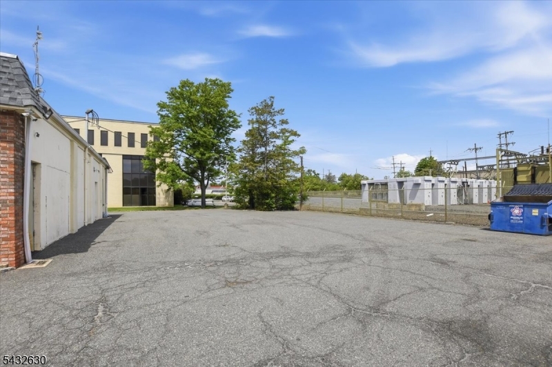 DOWNTOWN CLARK/RARITAN CORR - Commercial Sale
