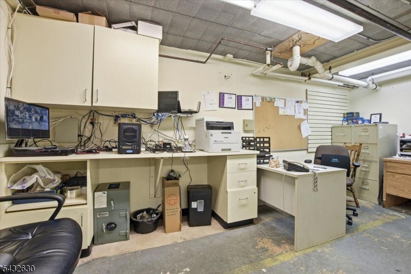 DOWNTOWN CLARK/RARITAN CORR - Commercial Sale