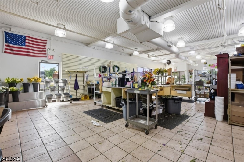 DOWNTOWN CLARK/RARITAN CORR - Commercial Sale