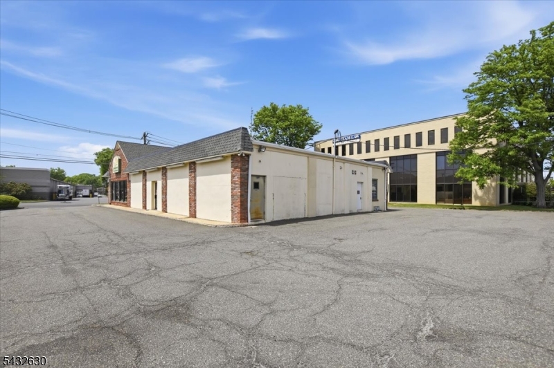 DOWNTOWN CLARK/RARITAN CORR - Commercial Sale
