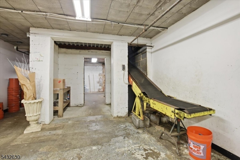DOWNTOWN CLARK/RARITAN CORR - Commercial Sale