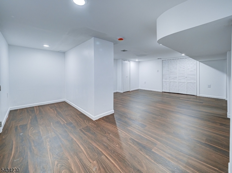 Seven Oaks - Residential