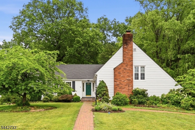 Wow! This beautiful expanded ranch features tile entry, refinished wood floors, an expanded living room, a formal dining room with French doors and a fabulous 21' x 17' family room with custom built-ins and a wood-burning fireplace, perfect for a gathering space. The updated kitchen offers granite countertops, stainless steel appliances, and maple cabinetry. Three spacious bedrooms and updated baths provide comfortable living. An outdoor deck perfect for outdoor entertainment. House is situated on a cul-de-sac and is steps away from the local park. Won't last, hurry before it's gone!