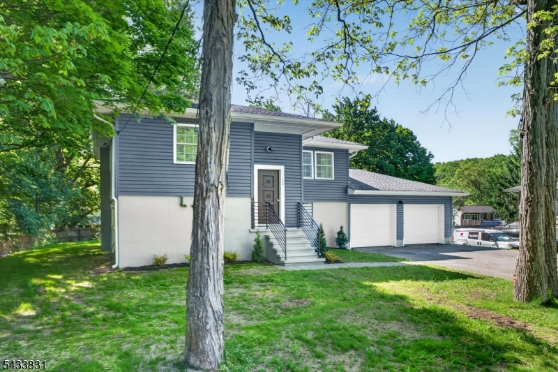 Barry Lakes - Residential