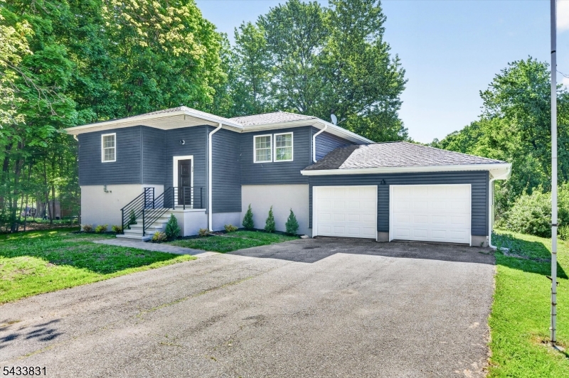 Barry Lakes - Residential