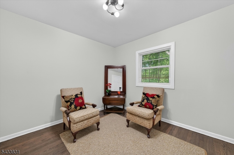 Barry Lakes - Residential