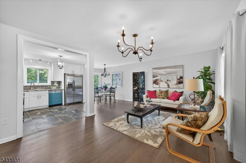 Barry Lakes - Residential
