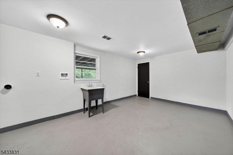 Barry Lakes - Residential