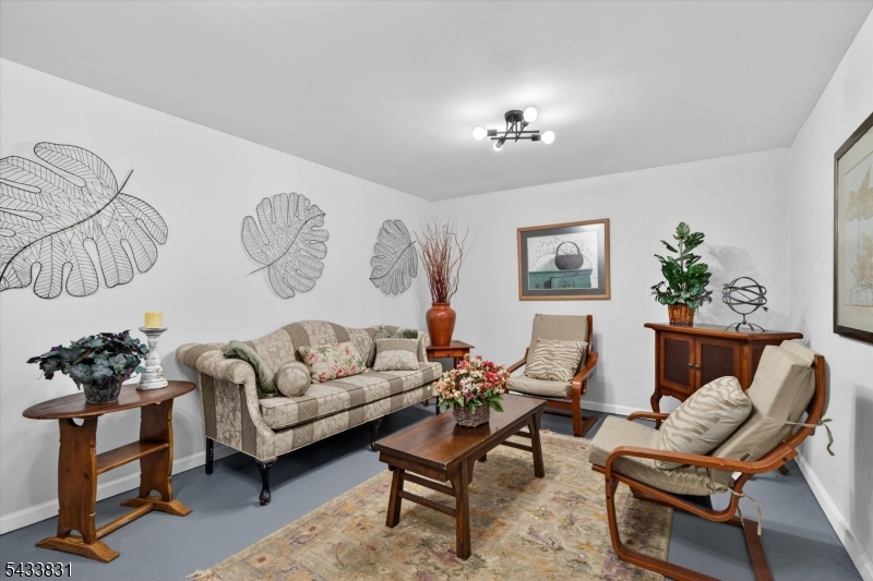 Barry Lakes - Residential