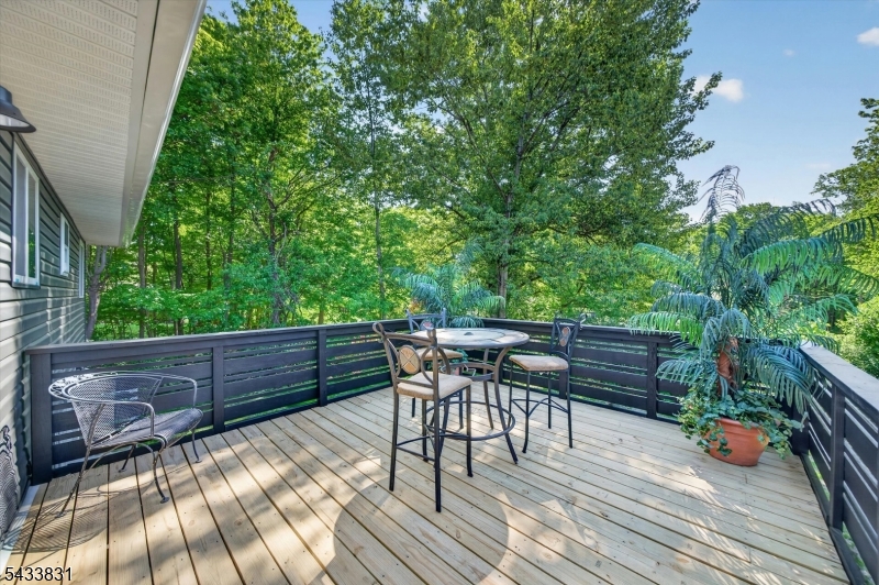Barry Lakes - Residential
