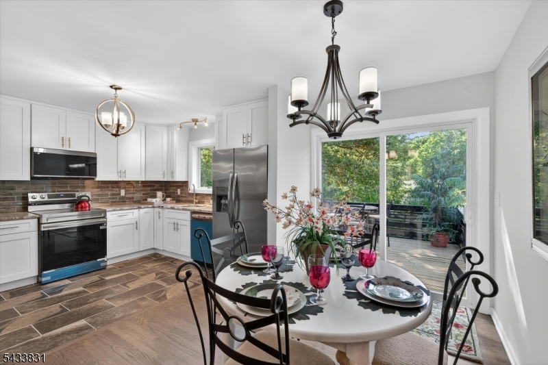 Barry Lakes - Residential