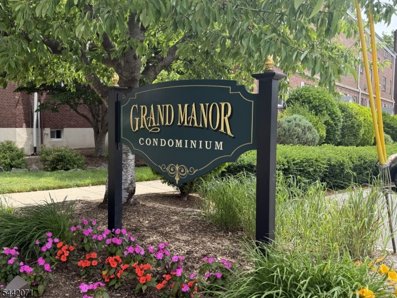 Grand Manor - Residential