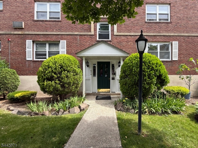 Grand Manor - Residential