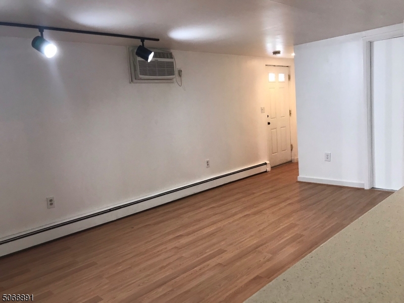 Franklin Avenue Condominium - Residential Lease
