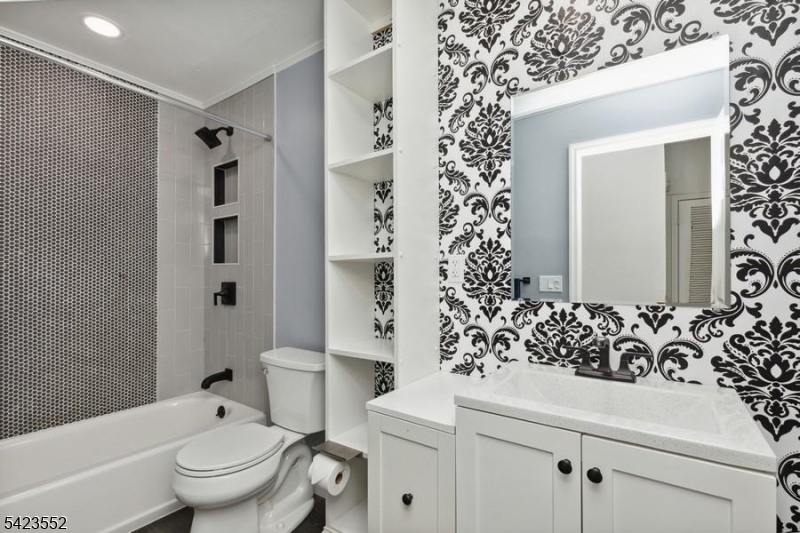 James St Historical Distric - Residential Lease